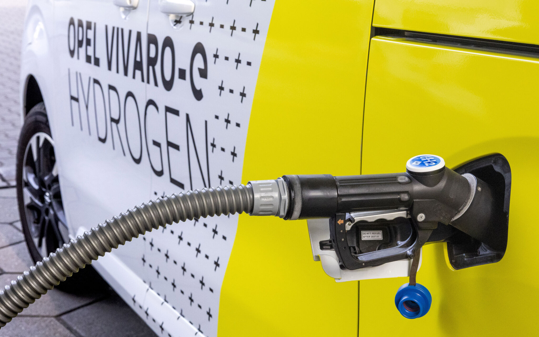 Sixteen Opel Vivaro E HYDROGEN Vehicles For Jos Scholman A Dutch