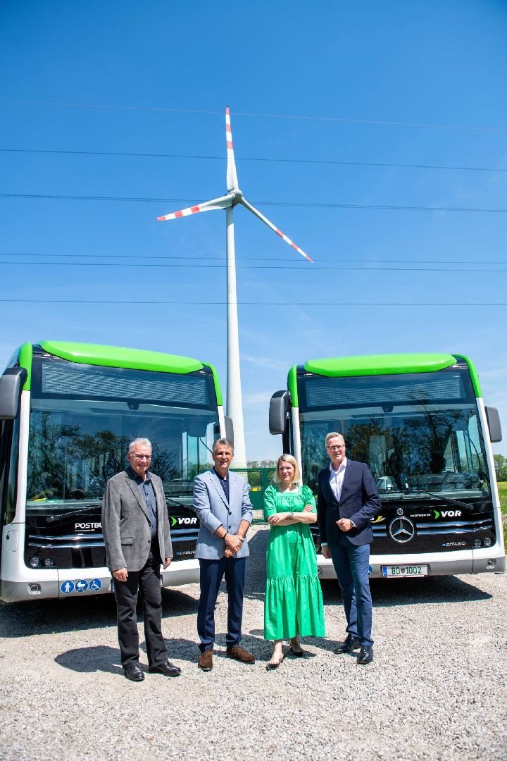 Premiere in Austria Eleven Mercedes-Benz eCitaros ready to hit the road on their first route in the southern Weinviertel region