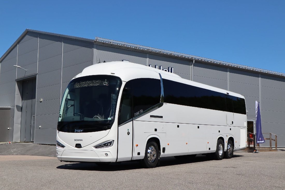 First Scania Irizar i6S Efficient for UK breaks cover